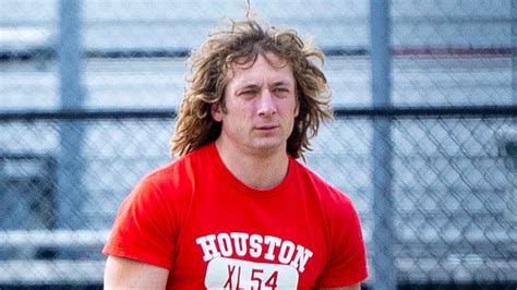 Dec 22, 2023 · Jeremy Allen White's character in 'The Iron Claw,' Kerry Von Erich, really wrestled his entire WWE career with only one foot, and never told anyone about it. Kerry Von Erich. Kerry Von Erich was a ... 